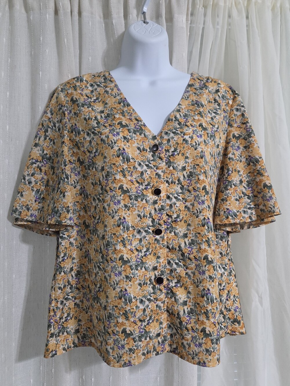 SHEIN Yellow Floral Button-Front V-Neck Blouse